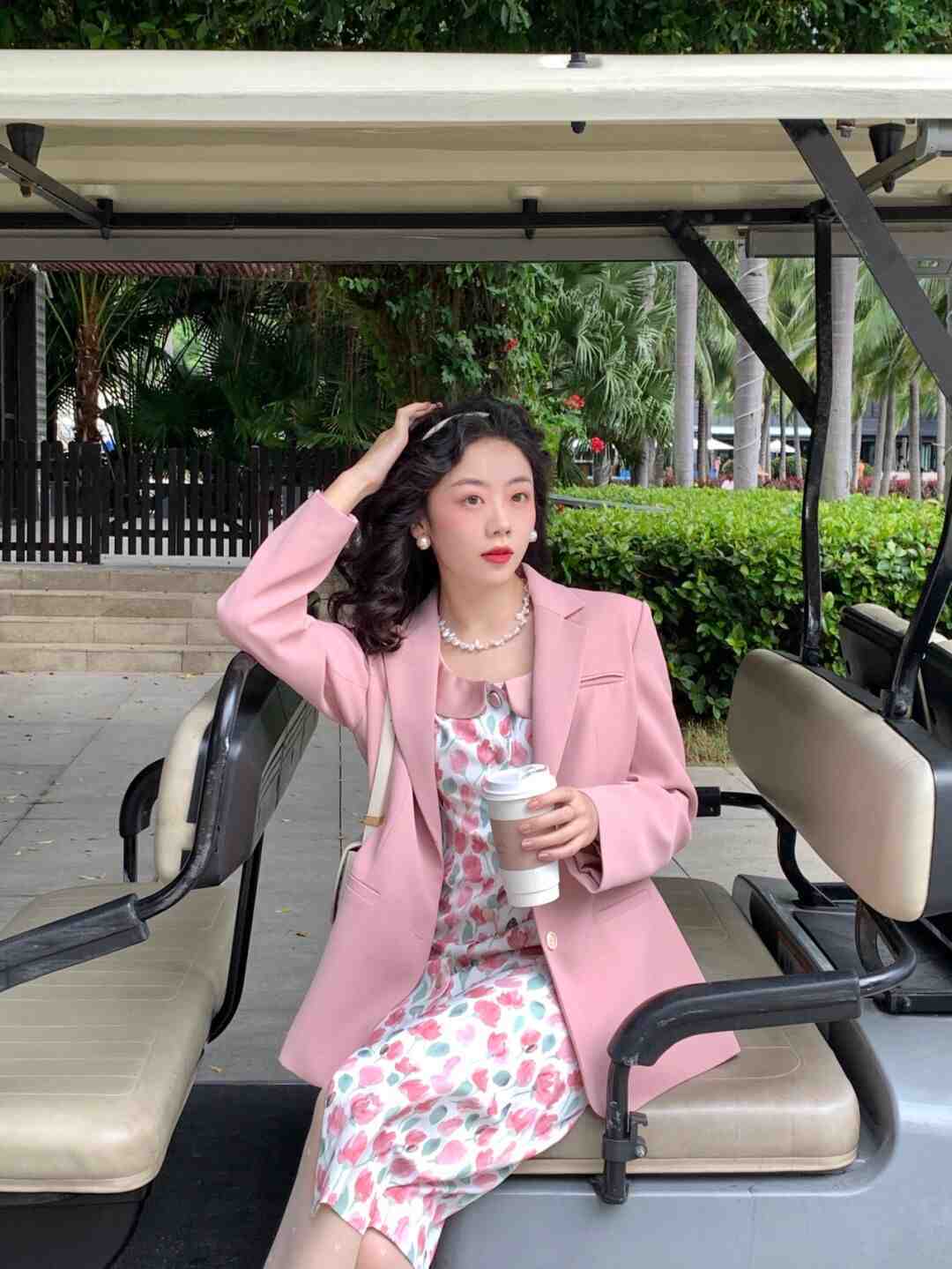 针织|快来赶个“早班车”吧!2022年的早春时尚造型,全在这里了