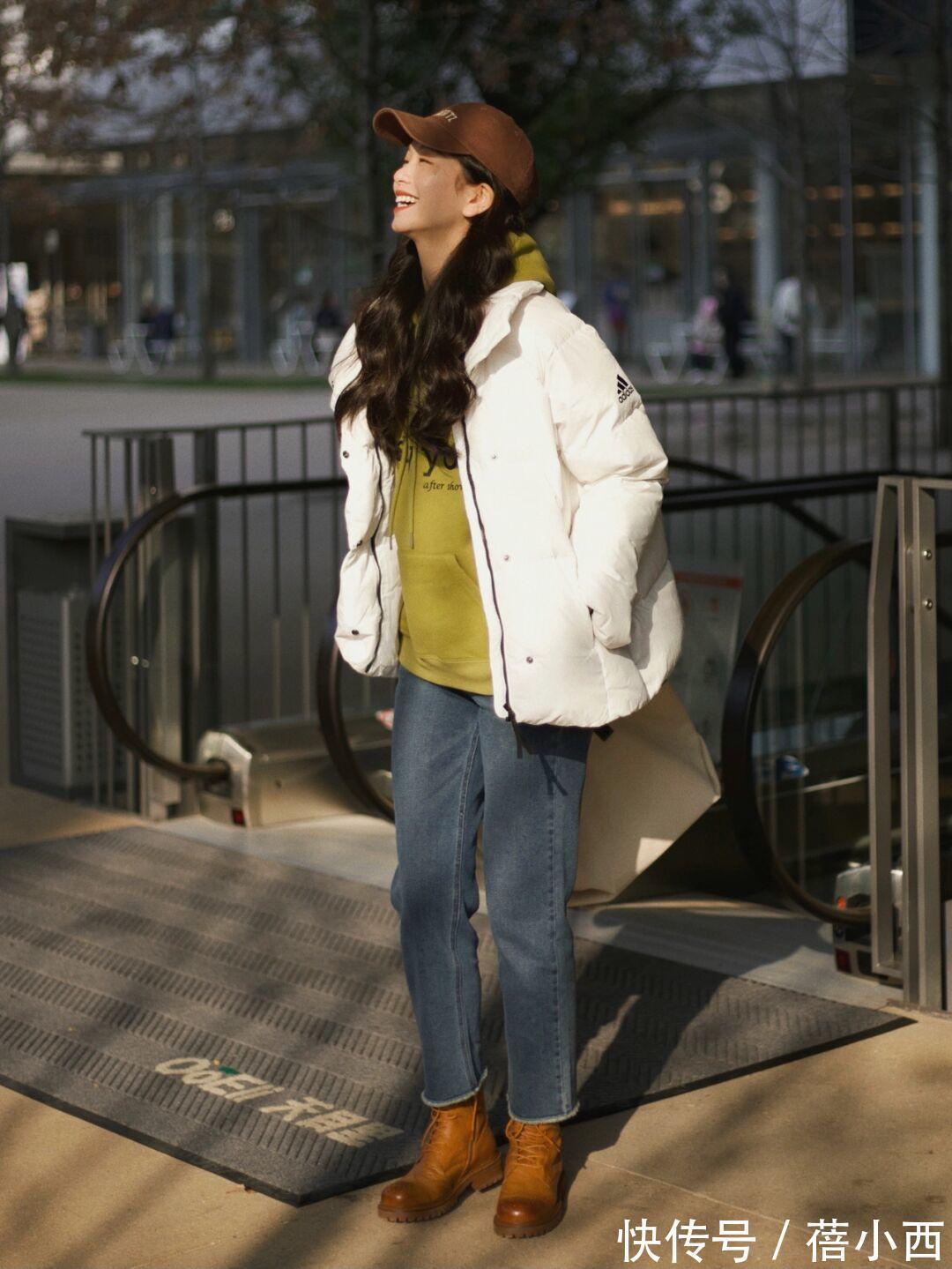 毛衣 如何将基础款羽绒服穿出时尚感?这几点搭配小技巧,越早知道越好