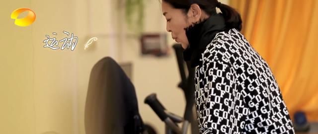 倪萍：捞金陶冶情操两不误，一边录节目一边为《怦然再心动》作画