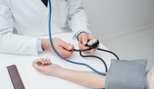 中风|天然的'降压药'找到了,不想中风,常做2事,多喝1水,血压自己降