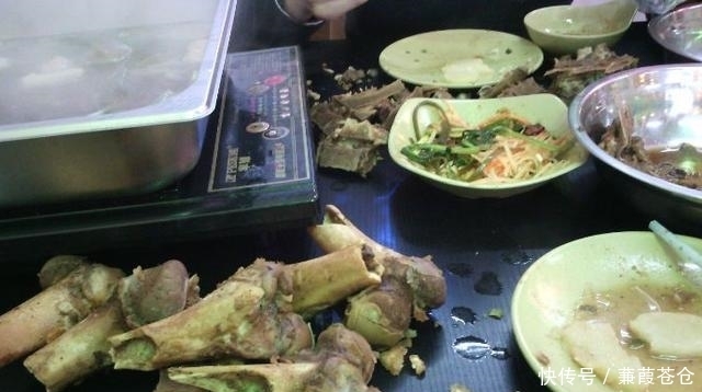 自助|39元每人的自助酱骨头火锅敢吃吗?