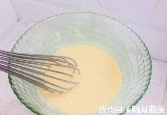 搅拌均匀|鲜奶饼的制作方法,如坠云雾般的味道,让您无法止步!