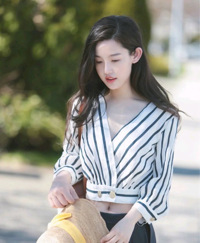 搭配|想要穿出高级感,选择的服装款式就要有特点,需要合理搭配