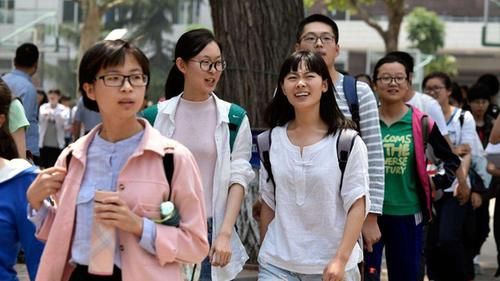 理由|学生不解：为何“语文”是第1个考试科目，班主任用4个理由解答