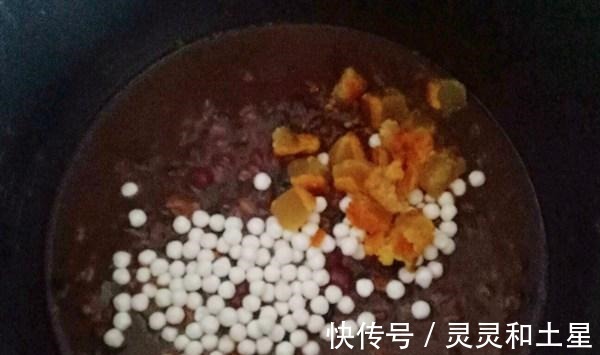 中秋过后吃剩月饼不要扔，教你一招，秒变剩月饼，软乎乎又香甜！