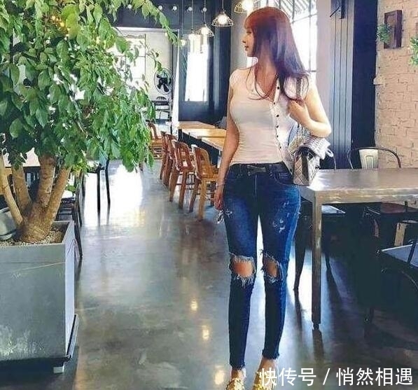 设计|修身牛仔裤:把美女的性感妩媚完美的展示出来,女神范十足!