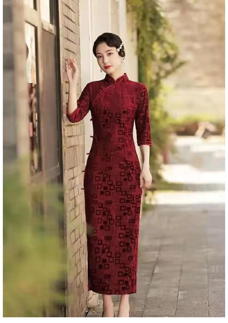 写真 中国女性为什么都喜欢穿旗袍,除了展现女性的优雅和气质外,而是情怀