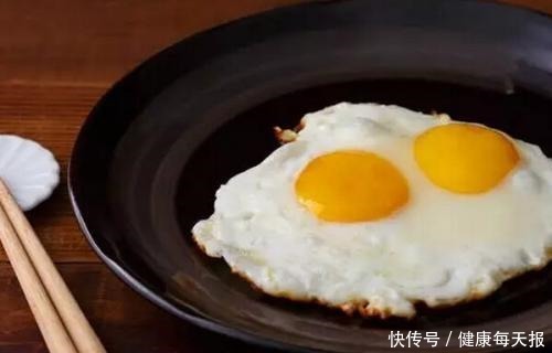 人他们|在家煎荷包蛋时,用凉油还是热油很多人多用错了油,难怪会粘锅