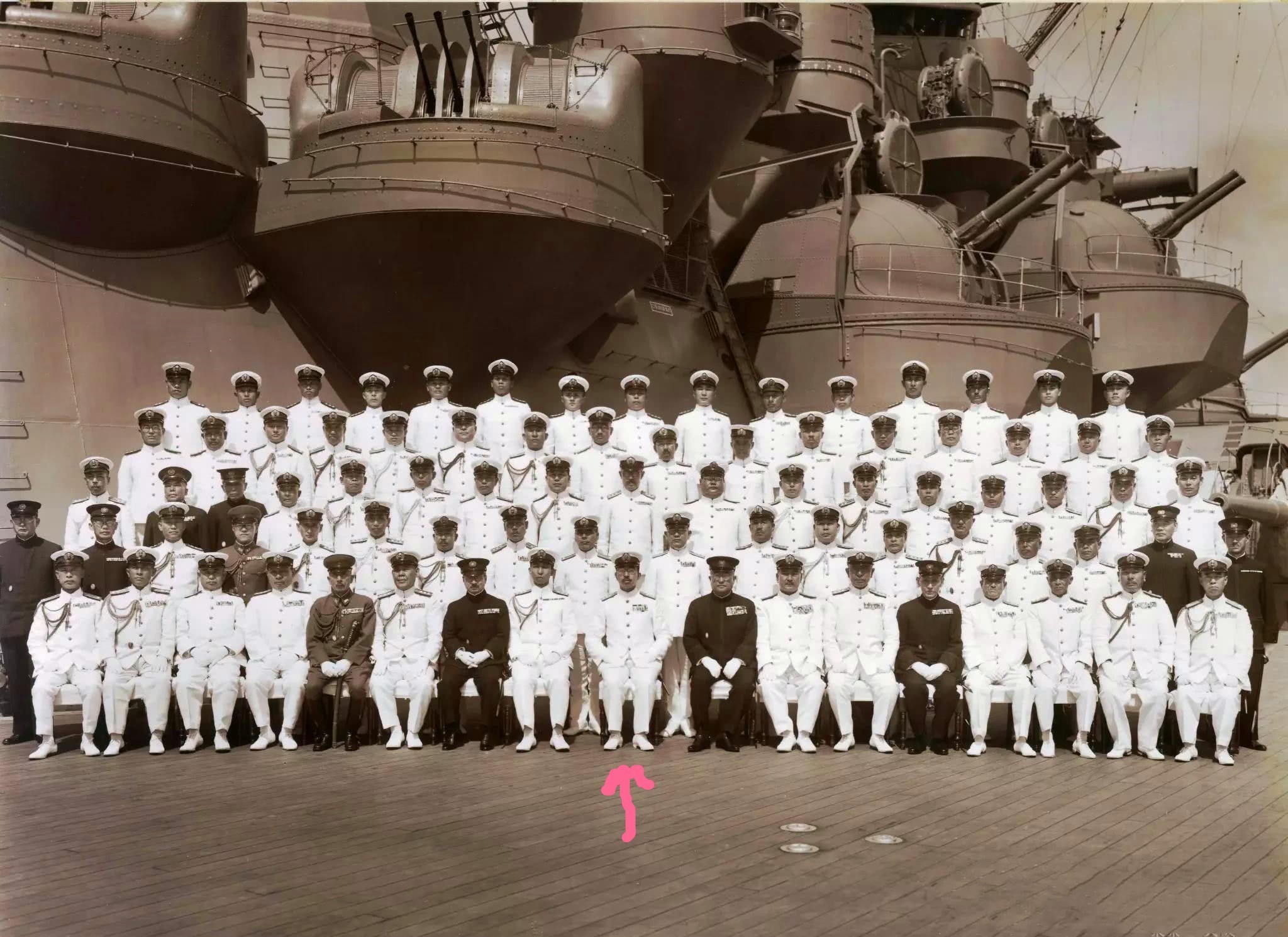 花圈|给罗斯福献花圈的丘吉尔,纳粹女鬼子的结局罪有应得,5张历史罕见照