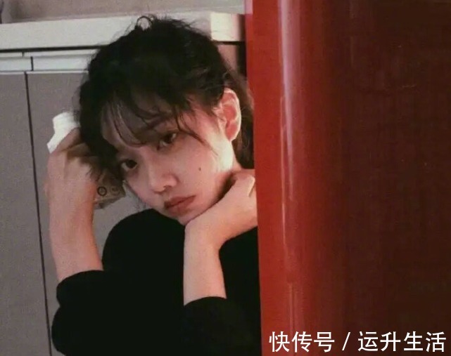 体重|女生体重“过了百”,睡前坚持这3件事,体重或能掉回2位数!