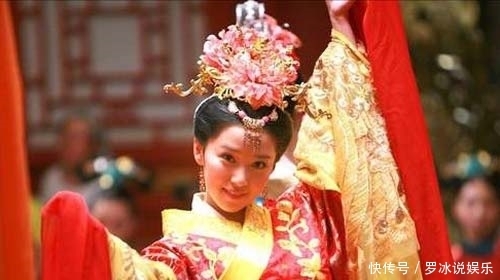 皇帝|驸马出征一年,公主却身怀六甲,皇帝准备赐死女儿,驸马笑着拒绝