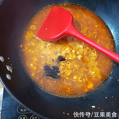 #暖冬酱在手,嗨吃部队锅#藤椒味炸酱