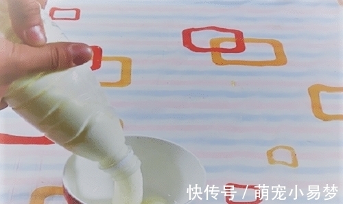 奶油|家里没有打蛋器？教你一招，2分钟快速打发丝滑奶油