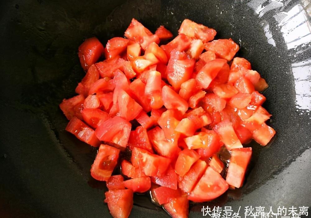 家人|天冷了要多吃金针菇,教你饭店秘制做法。酸辣开胃,家人抢着吃