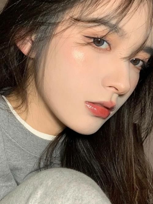 保养皮肤提亮肤色，日常的水乳需要你的坚持，这些很值得尝试