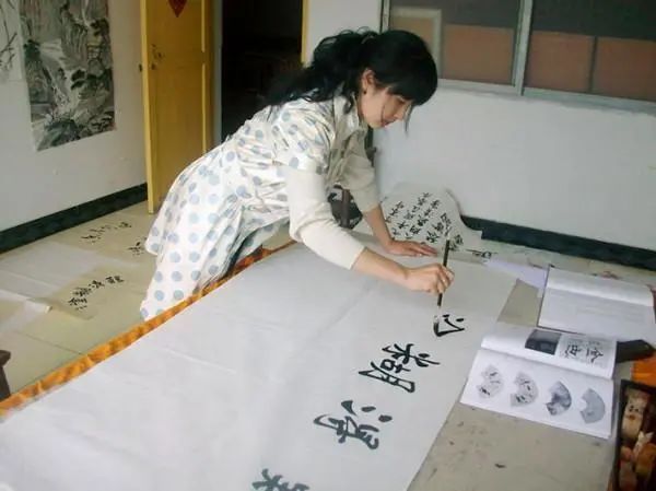 书法|她是80后美女,书功确实厉害,专家也服,夸她是书法高手!