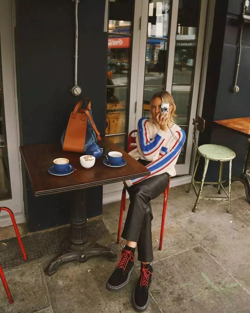  纸袋裤|别老穿阔腿裤了，今年秋冬这4条裤子最流行！