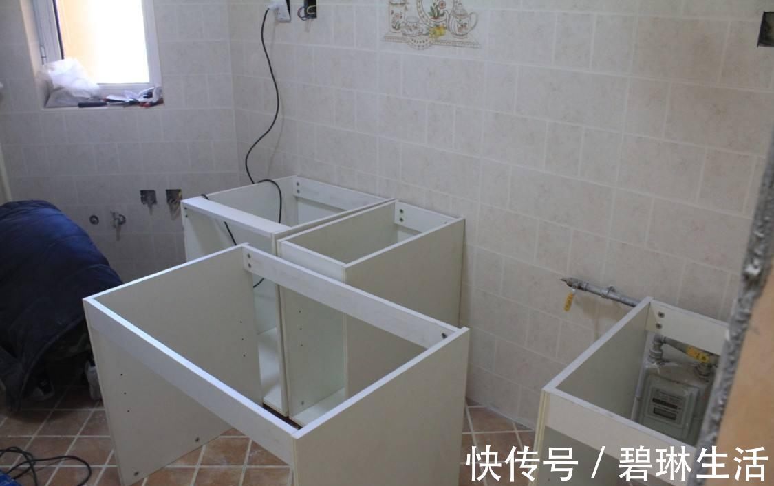 水管|厨房装修万万要这样安装橱柜，聪明人老早就知道，后悔我家装错了
