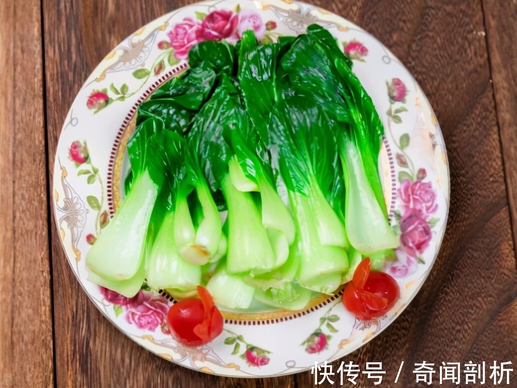 鲜嫩|不管炒什么青菜，不要直接下锅！牢记这3点，青菜鲜嫩翠绿不出水