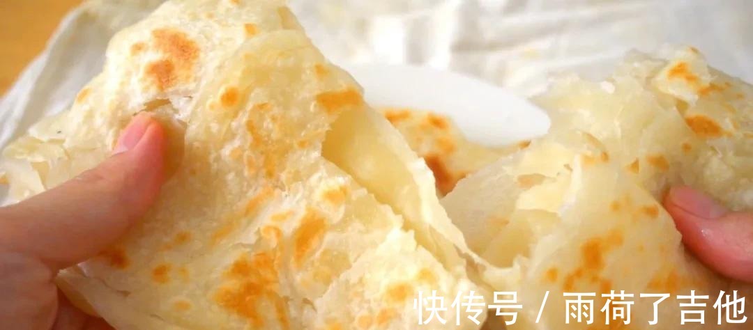 4种材料，不发酵，不用烤箱，自制起酥煎饼，香喷喷的面食！
