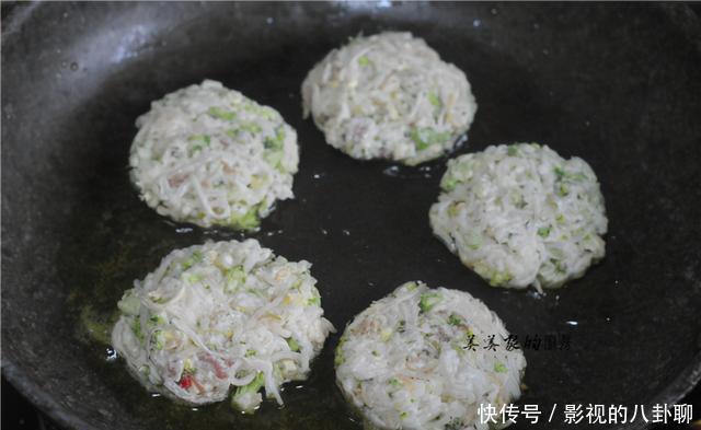 天冷,早餐我家从不吃馒头,最爱萝卜饼,简单省事,比吃肉还好