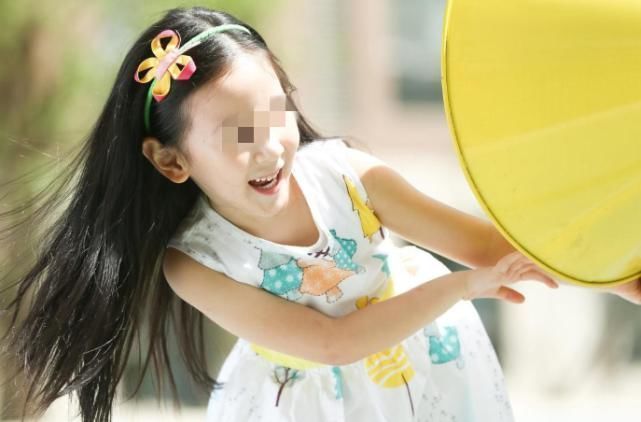 女儿|最伤女儿的“3句话”,容易给孩子留下阴影,父母别天天挂嘴边