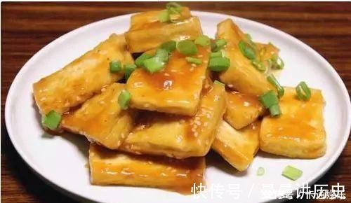 鸡蛋|豆腐别再下锅炸，加上两个鸡蛋，吃着比肉还香，吃一次就忘不了