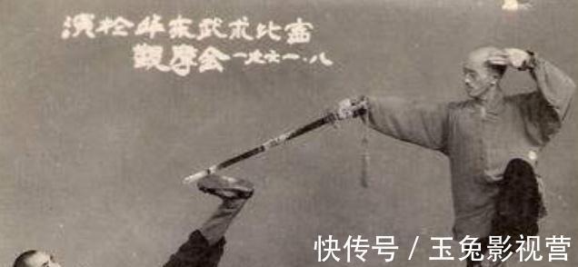 影视剧@海灯法师77岁高龄,二指禅倒立,专家质疑造假,徒弟无奈说出真相