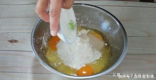 教你面包最简单的做法,不用烤箱不用蒸,暄软拉丝,再也不用买了