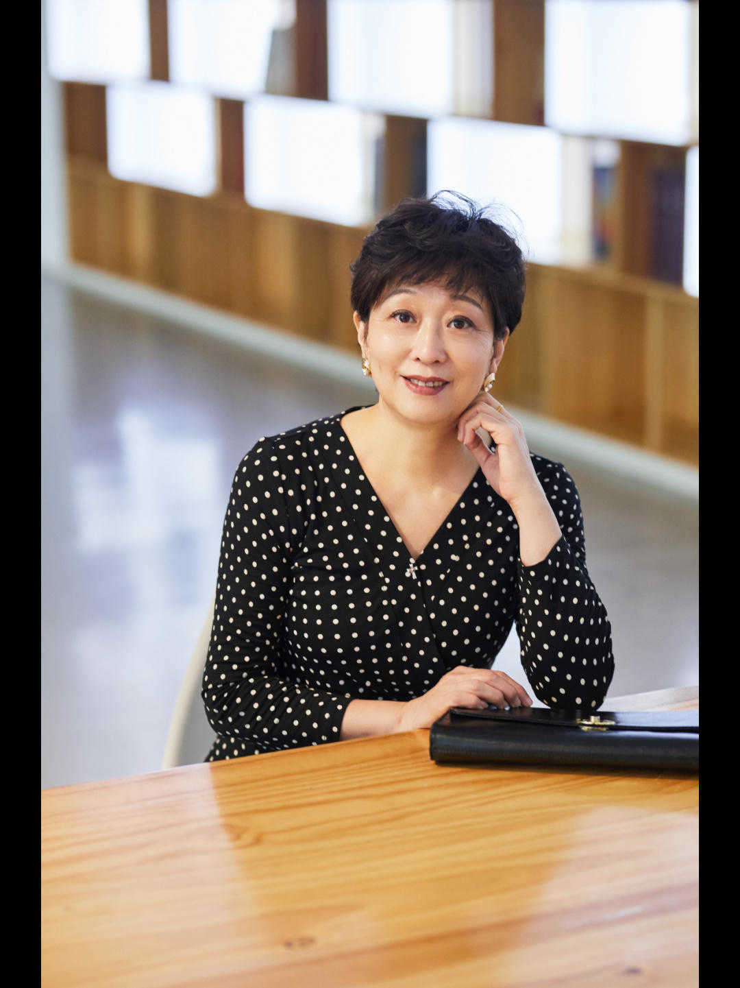 时尚博主|简约又精致,原来60+还能这样穿,减龄太多了吧?