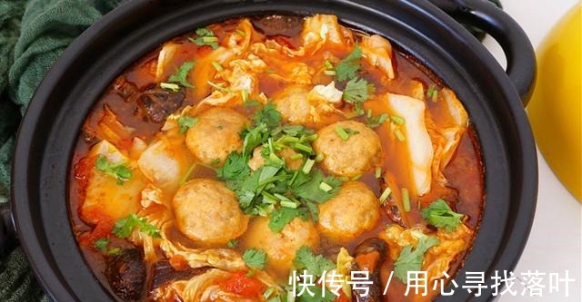 香菇|天冷了，吃炒菜不如炖菜，几种食材炖一锅，鲜美营养，热乎又暖身！