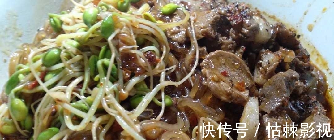 嫩豆芽|水煮肉片，放点儿嫩豆芽和粉条，做出来鲜香美味