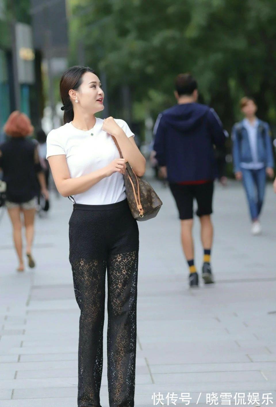 网纱|时尚的穿搭,白色短袖衫配黑色网纱裤,清凉美丽又优雅大方