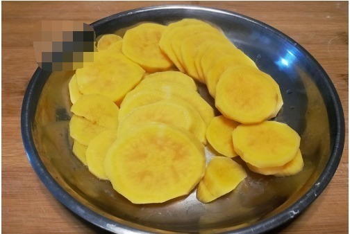 红薯独特做法,加一个鸡蛋,不用烤箱,女儿说比买的面包还好吃