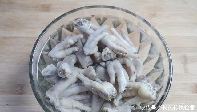 鸡爪最美味的吃法,香辣美味,嚼劲十足,好吃到停不下来