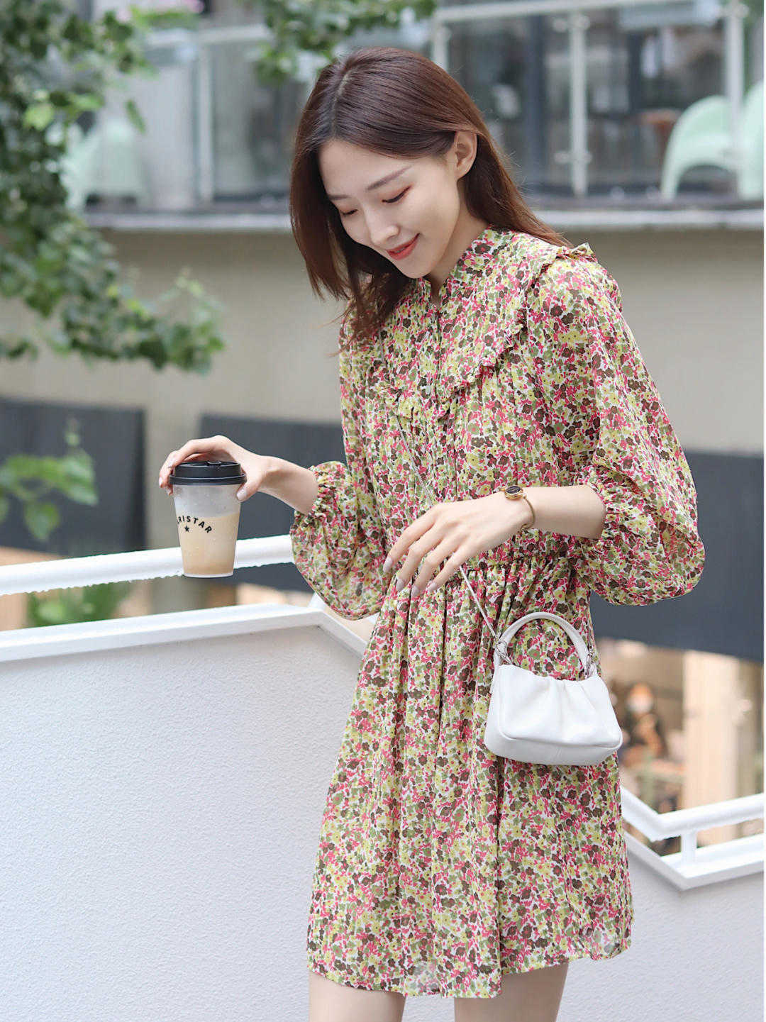 流行色|奔三奔四中年女性的穿搭技巧,减龄又时髦,分享几款穿搭方法