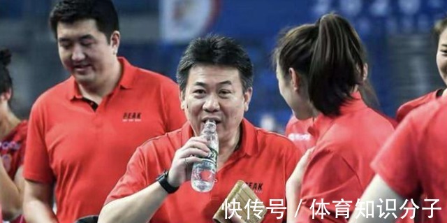 中国女排|女排主帅迟迟未定!蔡斌、王宝泉抗衡各有优势,排协该如何选择?