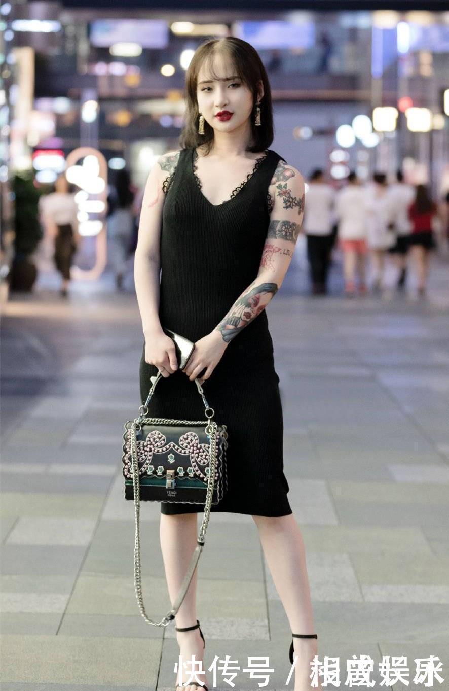 一条连衣裙加一双一字带高跟凉鞋，已经成为了夏季清凉装的标配