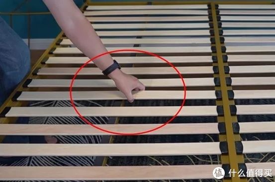 不锈钢|装修日记 篇三十二:没甲醛也没味的铁艺床,为啥塌了?支撑/床板/高度/材质/喷漆/颜色/安装,7个选购要点大盘点!