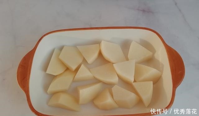 排骨和它是绝配，蒸一蒸20分钟上桌，鲜到流口水，好吃不上火