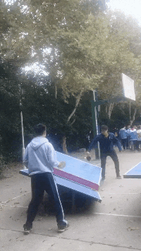 |搞笑GIF:现实和网络上的妹子差距好大,她根本就不合我的胃口