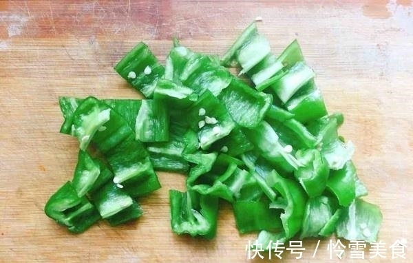 炒茄子还在加酱油?换成“它”,茄子一点不黑,不油更入味