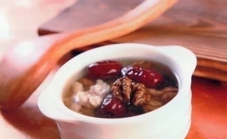 桑椹酒|天然的“染发剂”被找到了，坚持每天吃一点，白发悄悄变黑发