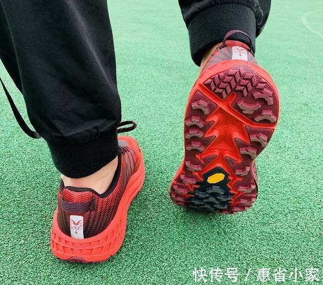 越野 越野潮搭两不误,Hoka飞速羚羊4测评!