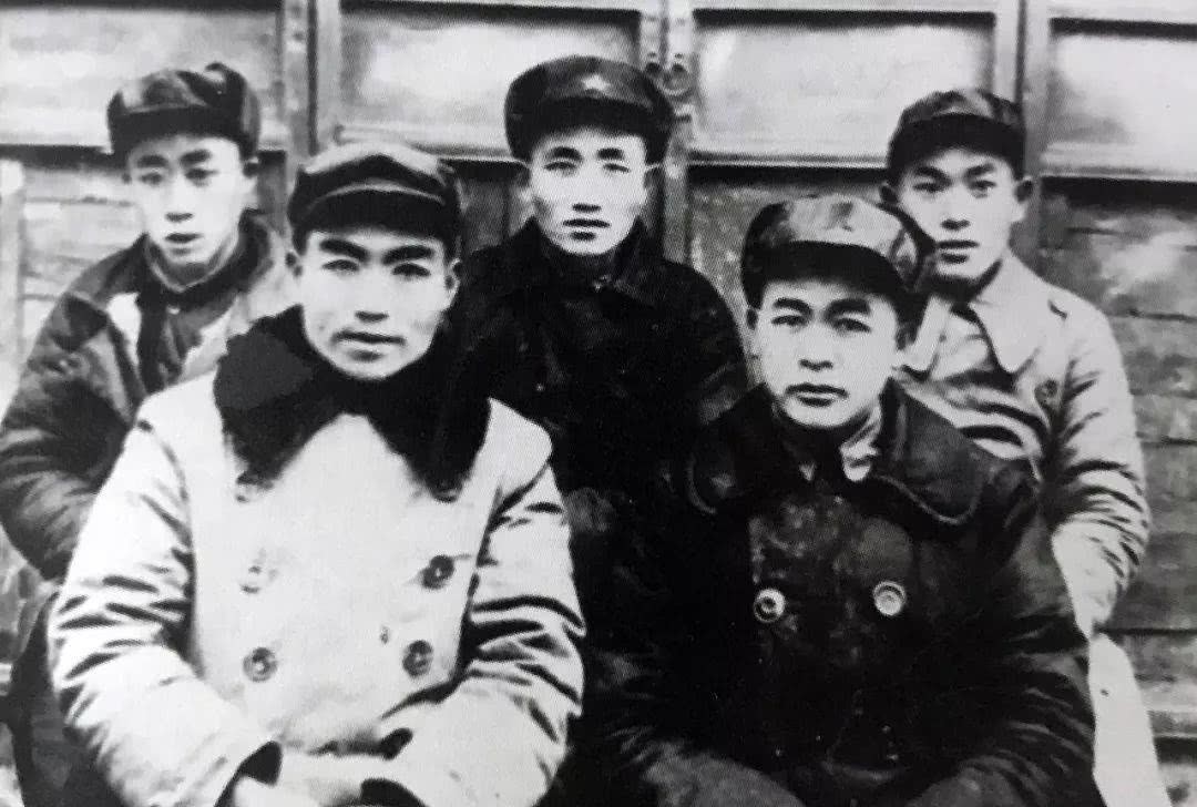 相遇|这三位原本是在一个班，等再次相遇时，班长是中将，战士却是上将