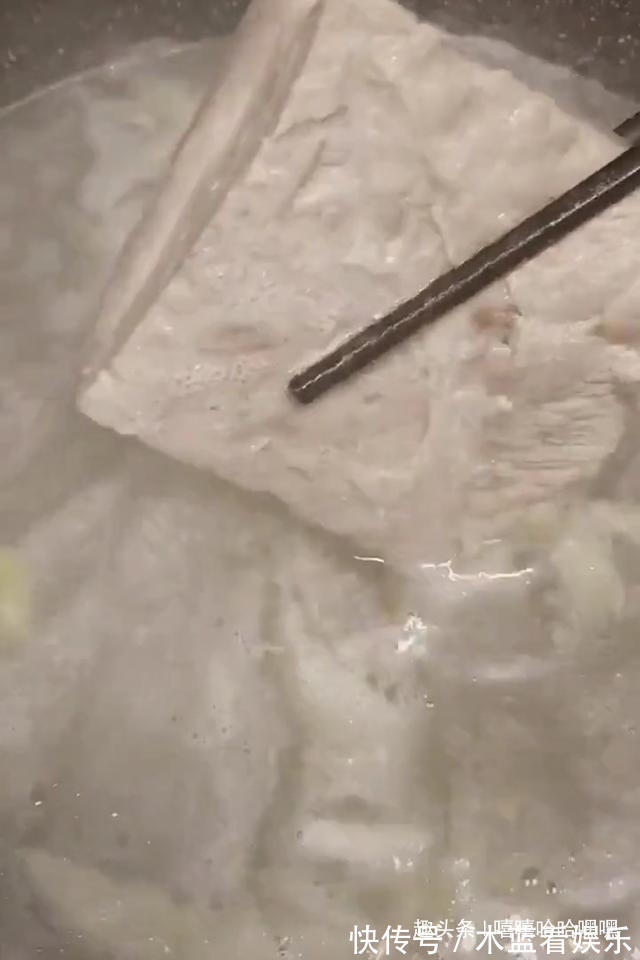 五花肉不仅可以红烧，还可以烤着吃，更有味儿，入口即融不油腻！