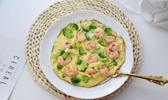 营养|西兰花和虾还可以这样做,煎一煎,味道鲜香,既当菜又当饭,香!