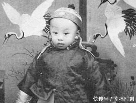 你家|美女拿出一对瓶,声称溥仪送自己祖父的,专家:你家祖上是贵族?