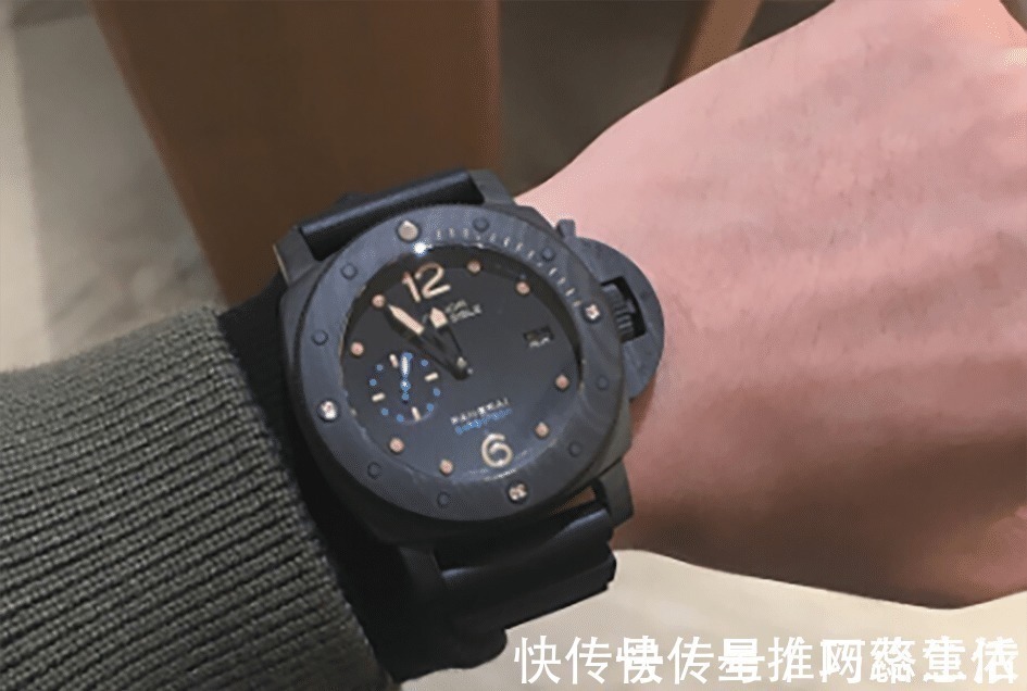 百年灵#爱运动的男士,想好今年夏天戴哪款手表了吗?盘点大表径腕表