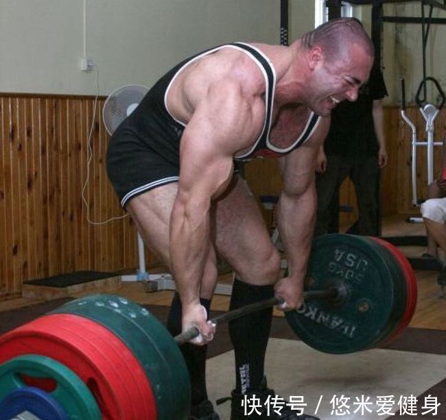 肌群|圆背硬拉——检验新人与高手训练水平的动作,完成大重量更轻松